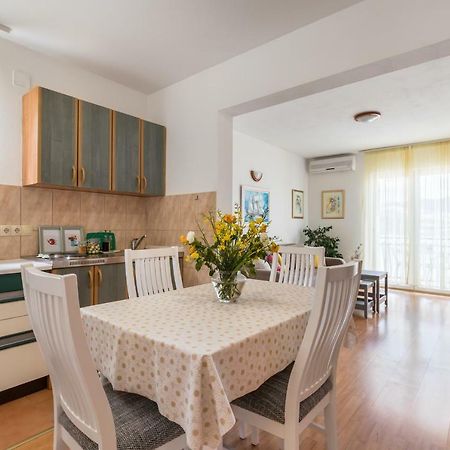 Apartments Rogulj Трогир Экстерьер фото