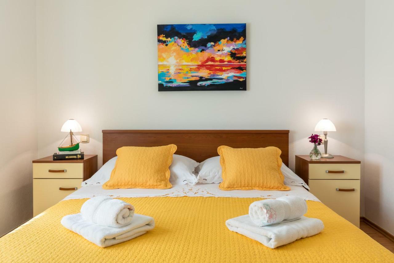 Apartments Rogulj Трогир Экстерьер фото