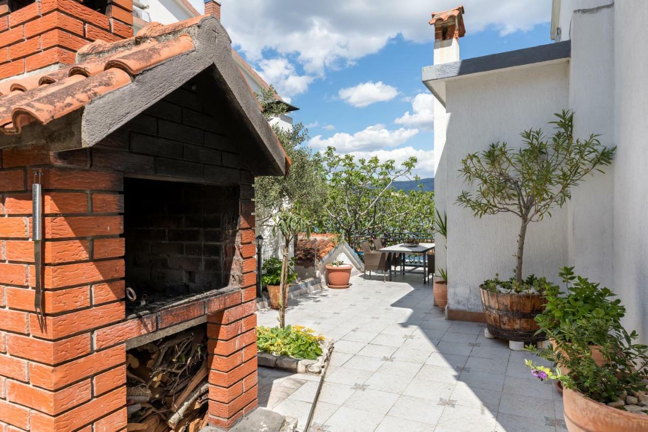 Apartments Rogulj Трогир Экстерьер фото
